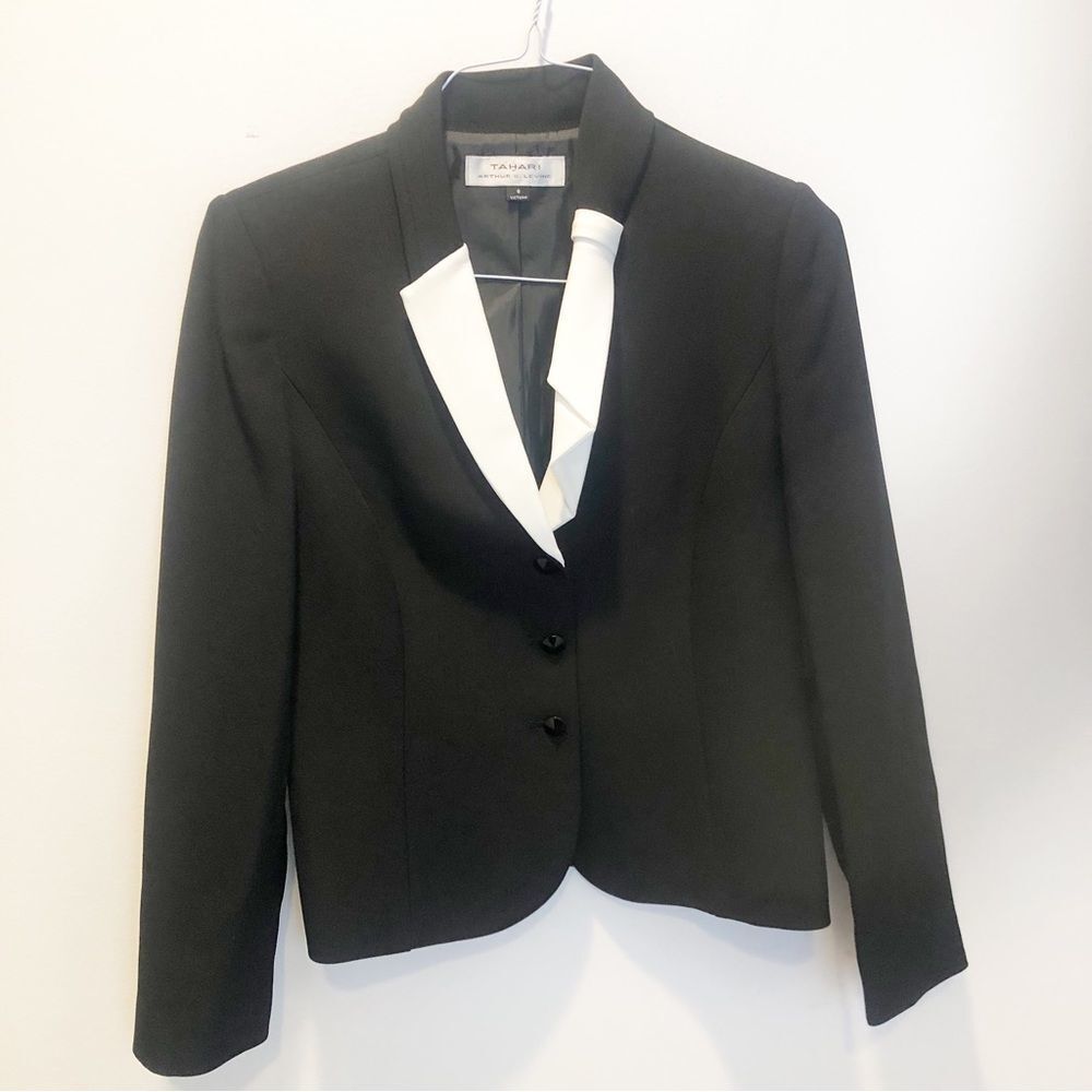 Tahari by Arthur S. Levine black Blazer With White Detail size 8